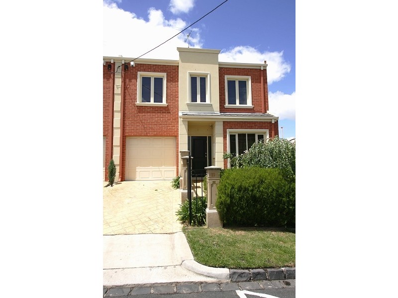 11 Raglan Street, Caulfield North VIC 3161