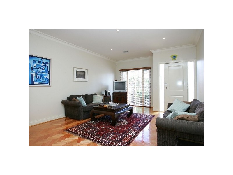 11 Raglan Street, Caulfield North VIC 3161