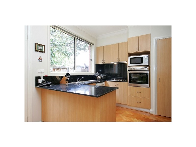 11 Raglan Street, Caulfield North VIC 3161