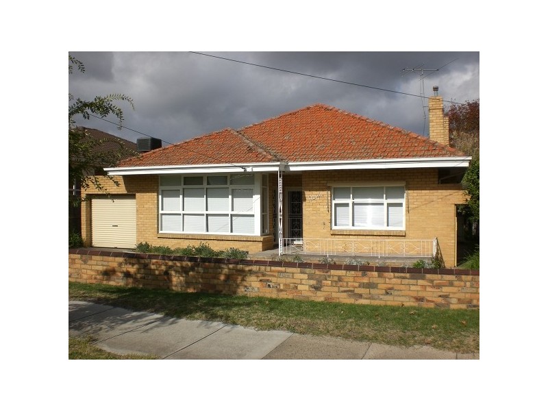11 Raynes Street, Caulfield South VIC 3162