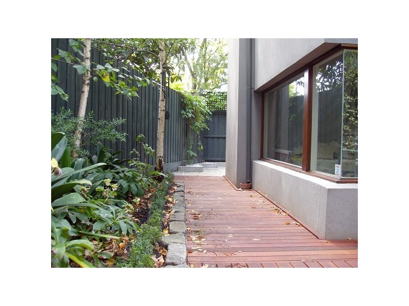 33 Avenel Road, Toorak VIC 3142