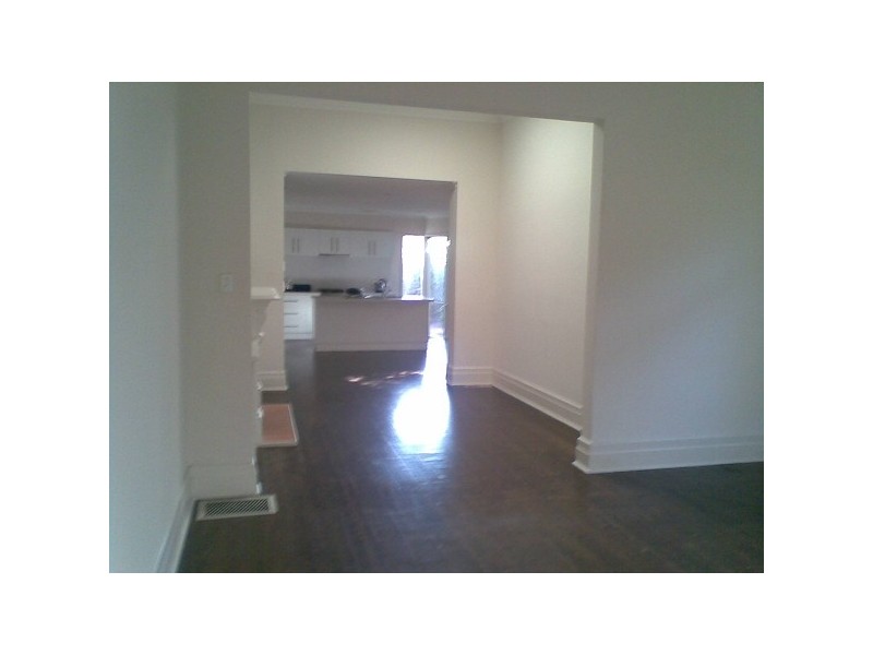 18 Byrne Avenue, Elwood VIC 3184