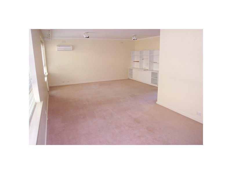 2/53 Wanda Road, Caulfield North VIC 3161