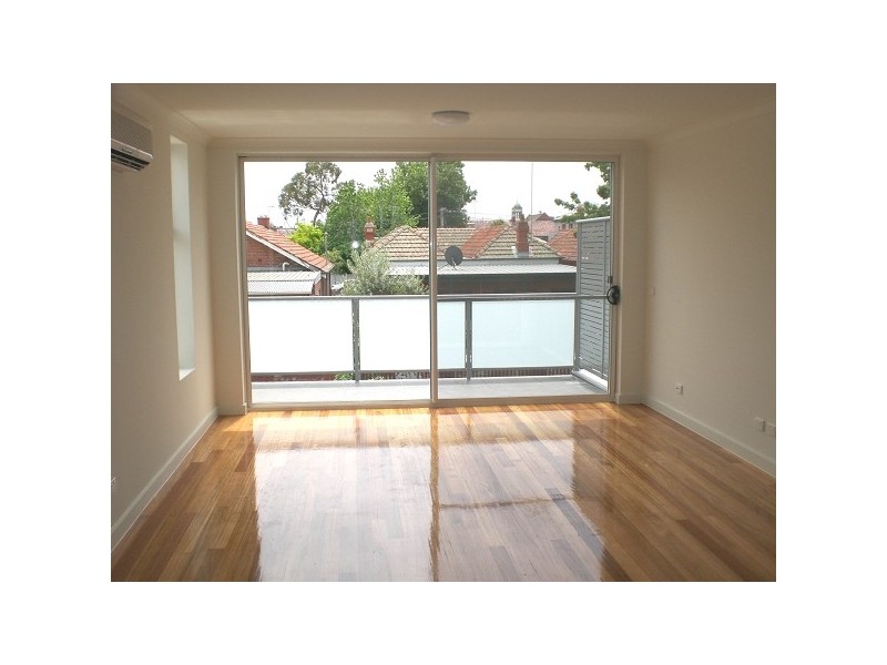 4/32 Gourlay Street, St Kilda East VIC 3183