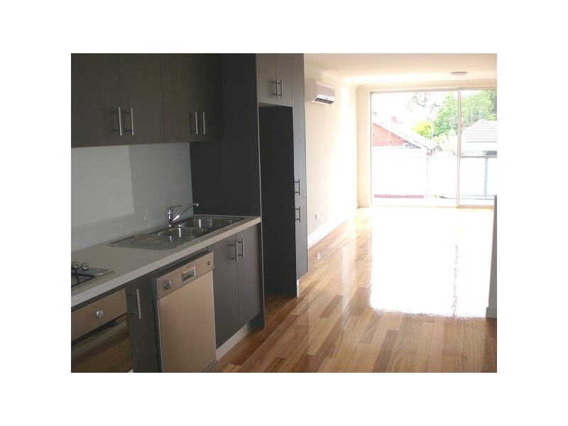 4/32 Gourlay Street, St Kilda East VIC 3183