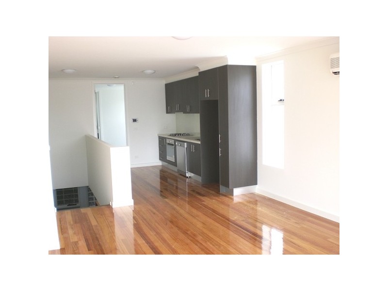 4/32 Gourlay Street, St Kilda East VIC 3183