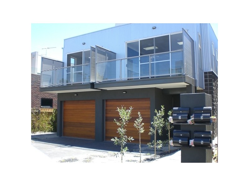 4/32 Gourlay Street, St Kilda East VIC 3183