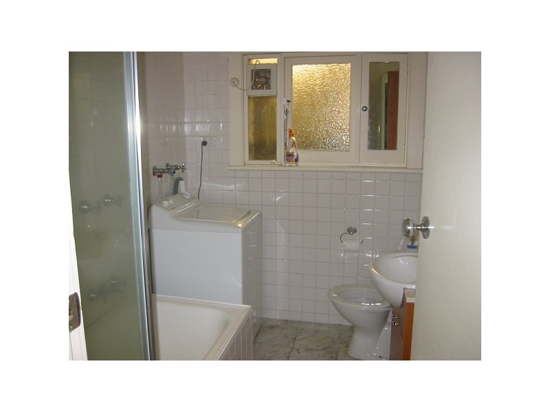 4/2 Ravens Grove, St Kilda East VIC 3183