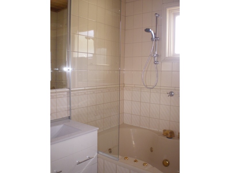 1 Goathlands Street, St Kilda East VIC 3183