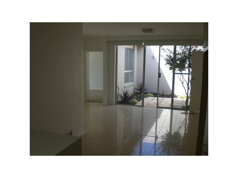 3/328 Orrong Road, Caulfield North VIC 3161