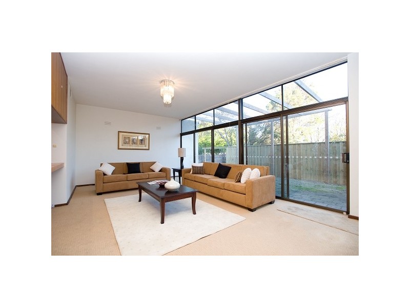 39 Talbot Avenue, St Kilda East VIC 3183