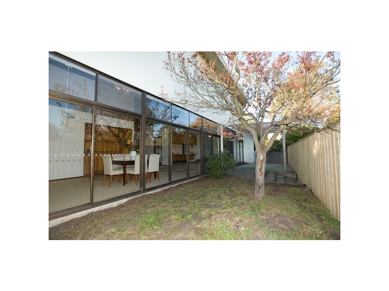 39 Talbot Avenue, St Kilda East VIC 3183