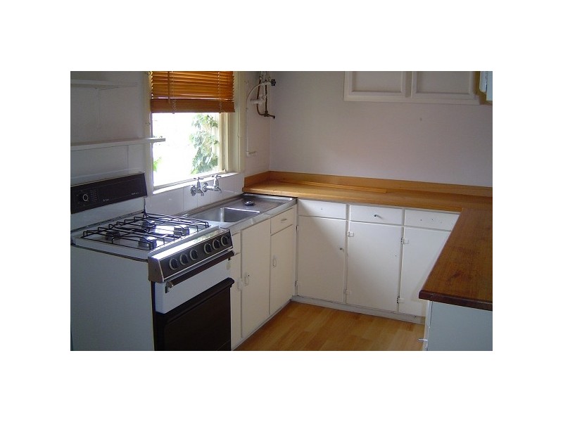 2/63 Dickens Street, Elwood VIC 3184