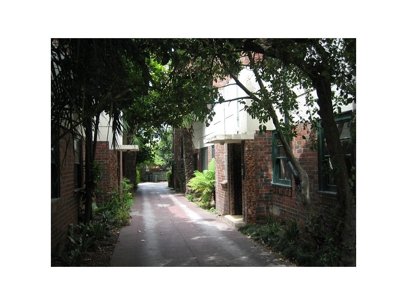 2/95 Alma Road, St Kilda East VIC 3183