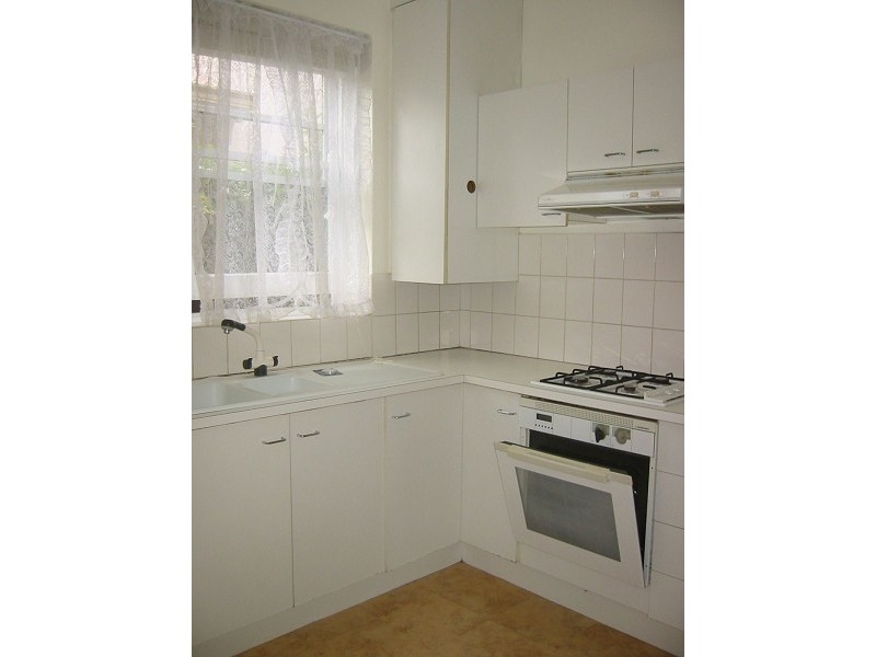 2/95 Alma Road, St Kilda East VIC 3183