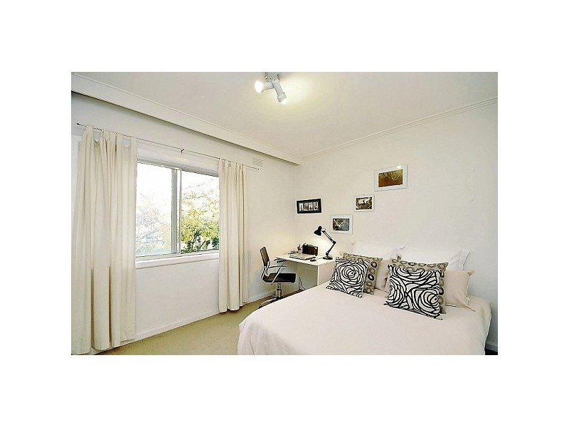 17/6 Westbury Street, St Kilda East VIC 3183