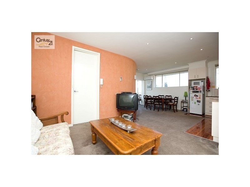 6/2 Carnarvon Road, Caulfield North VIC 3161