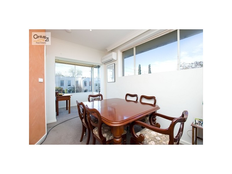 6/2 Carnarvon Road, Caulfield North VIC 3161