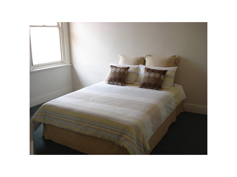 2/63 Dickens Street, Elwood VIC 3184