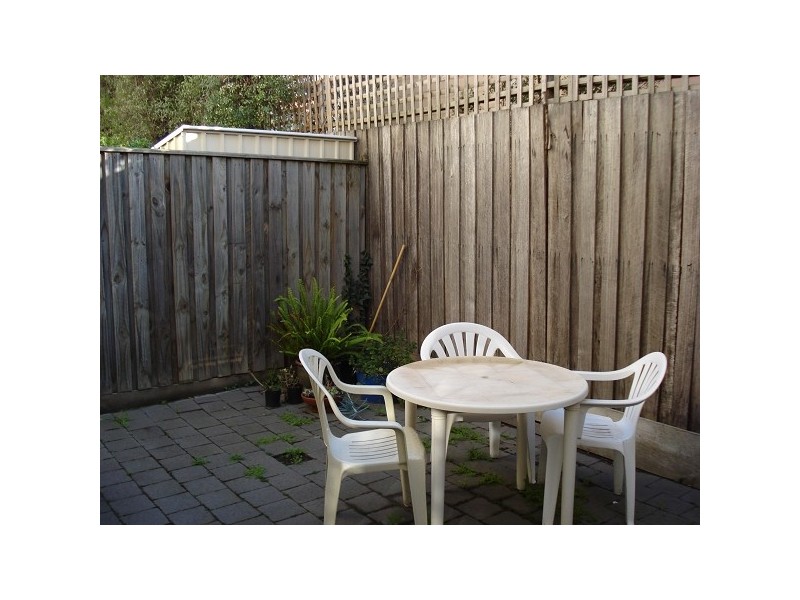 16/1 Ripley Grove, Caulfield North VIC 3161