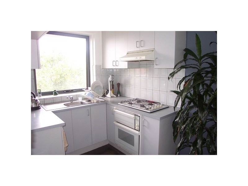 6/8 Queen Street, St Kilda East VIC 3183