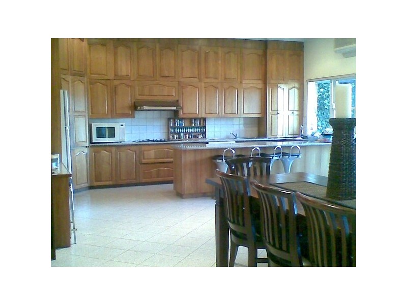 2 Glencoe Street, Caulfield North VIC 3161