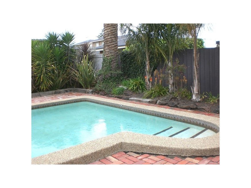 2 Glencoe Street, Caulfield North VIC 3161