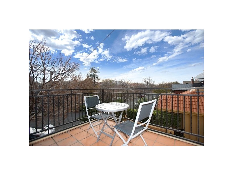 25a Thackeray Street, Elwood VIC 3184