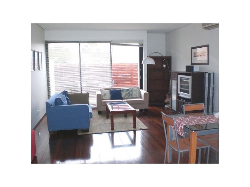 4/30 Gourlay Street, St Kilda East VIC 3183