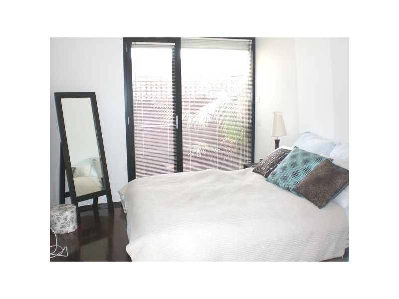 4/30 Gourlay Street, St Kilda East VIC 3183