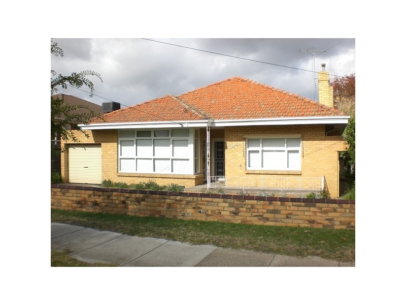 11 Raynes Street, Caulfield South VIC 3162