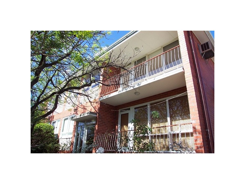3/10 Sebastopol St, Caulfield North VIC 3161