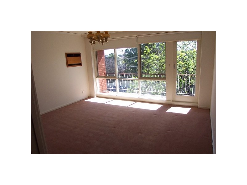 3/10 Sebastopol St, Caulfield North VIC 3161