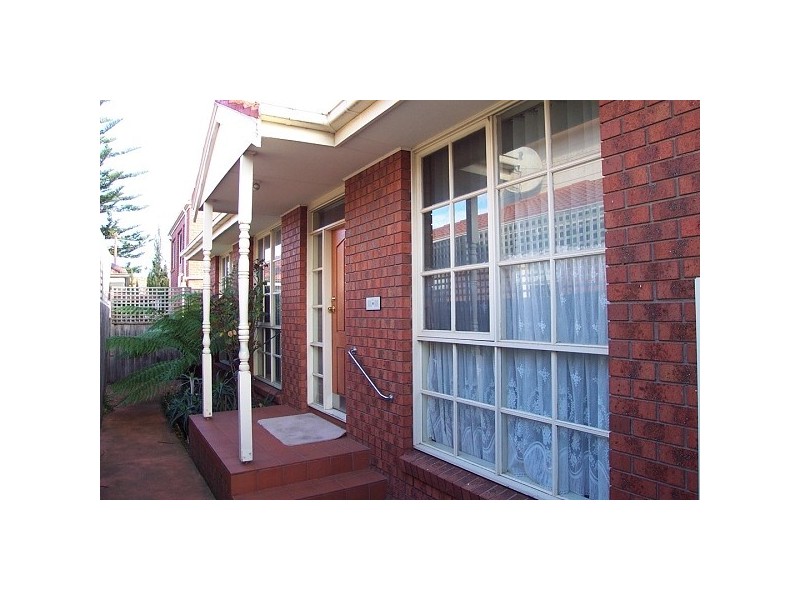 2/13 Brooklyn Avenue, Caulfield South VIC 3162