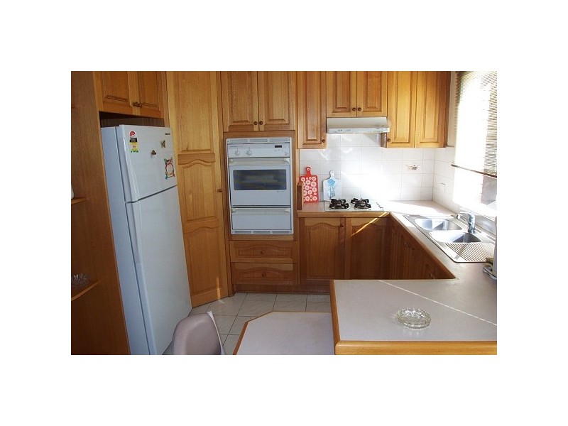 2/13 Brooklyn Avenue, Caulfield South VIC 3162