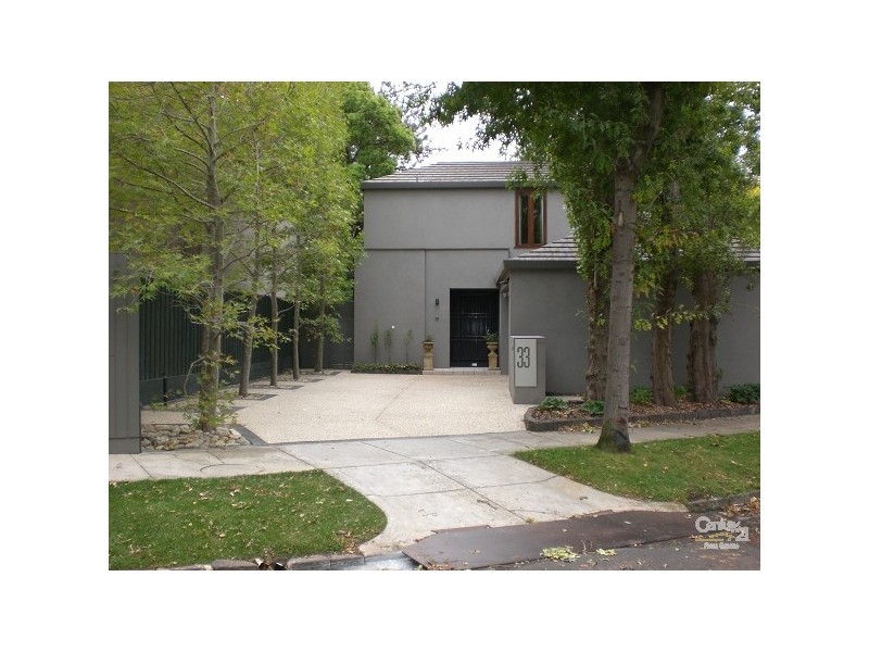 33 Avenel Road, Toorak VIC 3142