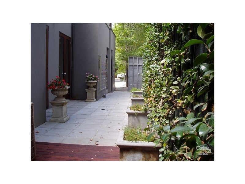 33 Avenel Road, Kooyong VIC 3144