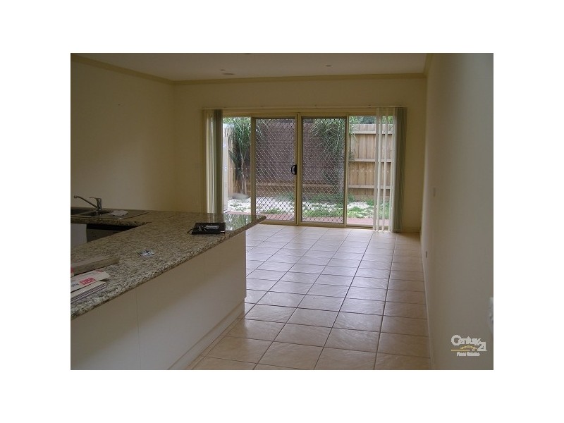 2/8 Gibbs Street, St Kilda East VIC 3183