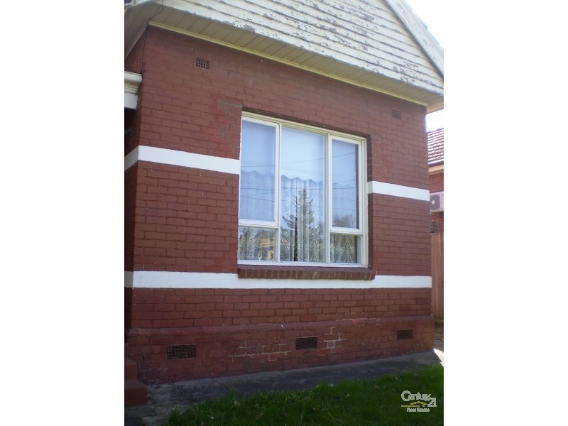 18 McHenry Street, St Kilda East VIC 3183