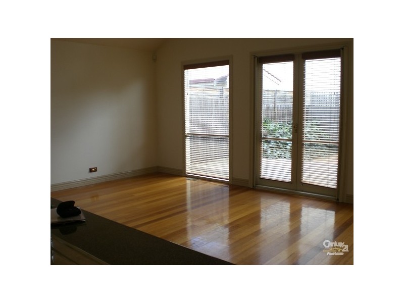 42a Carrington Grove, St Kilda East VIC 3183