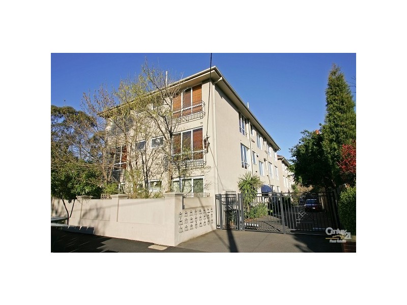 17/8 St Leonards Avenue, St Kilda VIC 3182