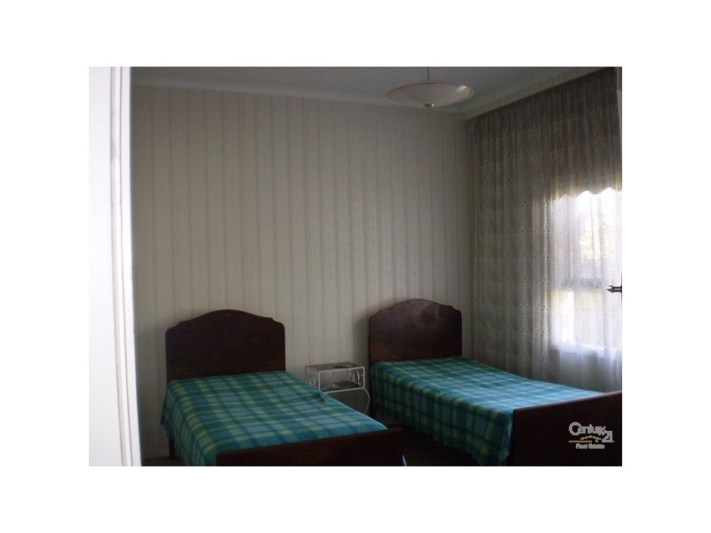 18 McHenry Street, St Kilda East VIC 3183