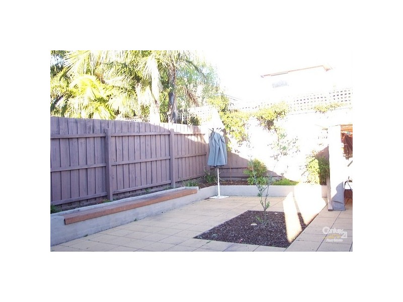 6 Elmhurst Road, Caulfield North VIC 3161