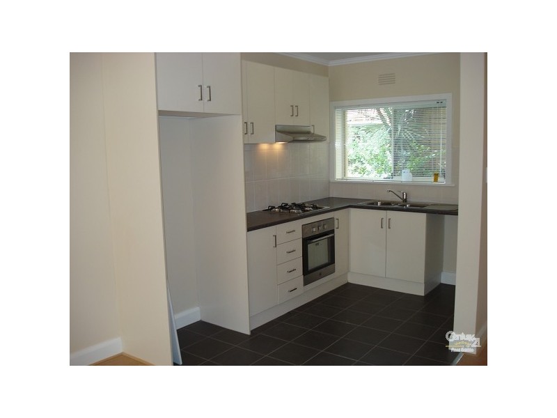 8/6 Westbury Street, St Kilda East VIC 3183