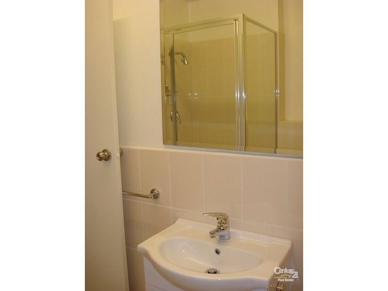 8/6 Westbury Street, St Kilda East VIC 3183