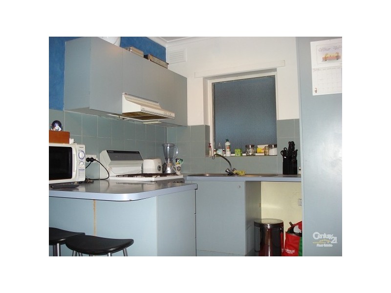 33/11 Marine Parade, St Kilda VIC 3182