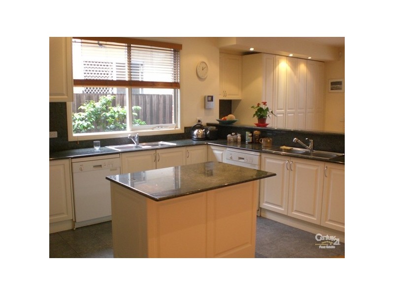 11 Empress Road, St Kilda East VIC 3183