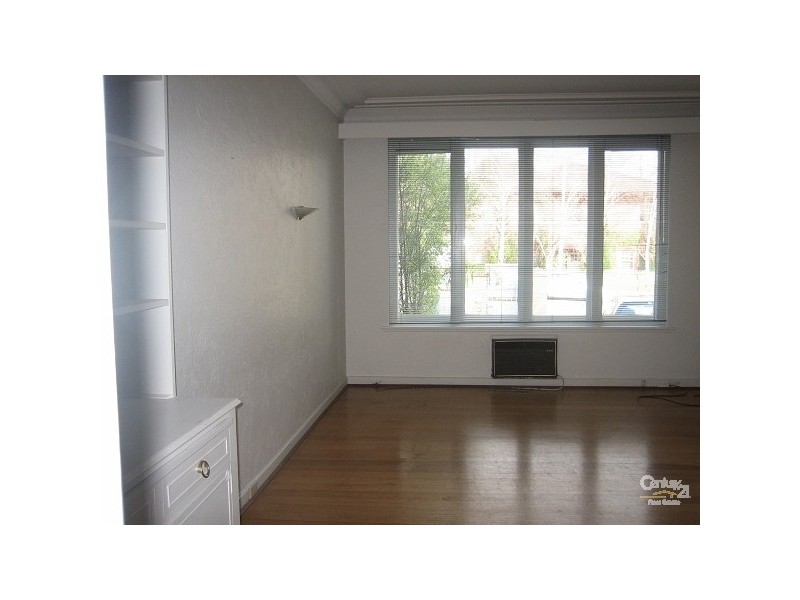 2/50 Balaclava Road, St Kilda East VIC 3183