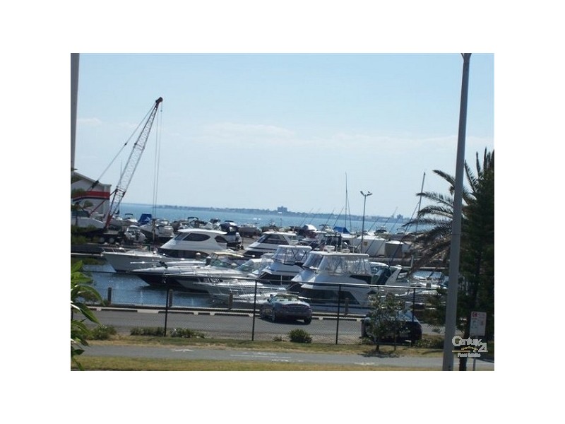 8/39 Marine Parade, St Kilda VIC 3182