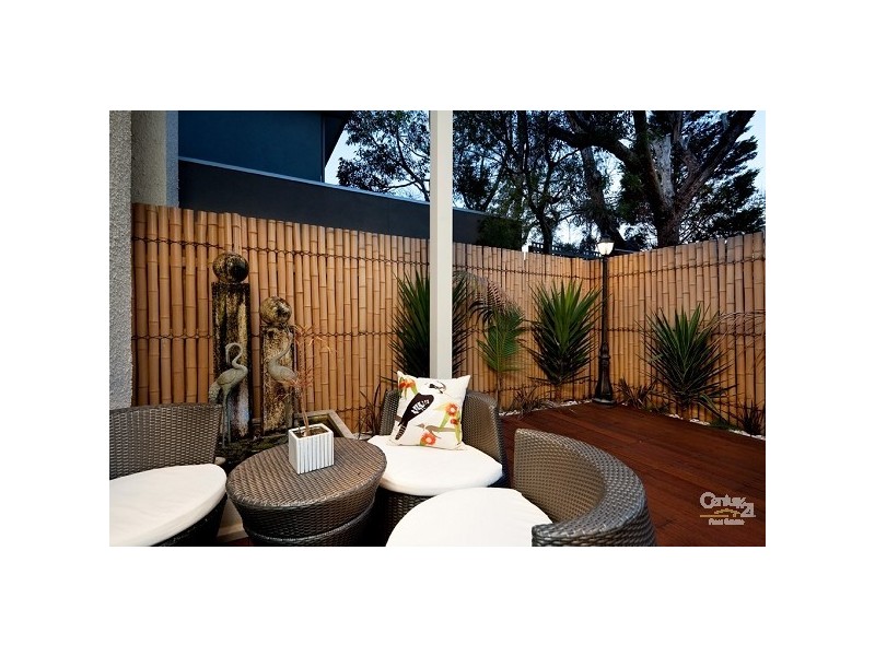 2/21 Ormond Esplanade, Elwood VIC 3184